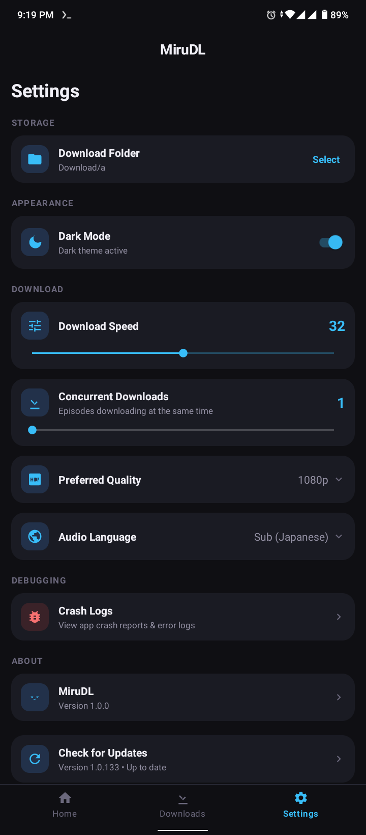 MiruDL app screenshot showing the settings screen: Customize download folder, speed, quality, and theme